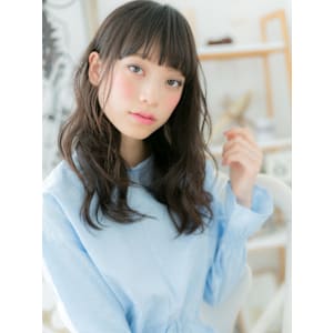 黒髪くすみカラー韓国風小顔ウェーブ巻き　アッシュブラック