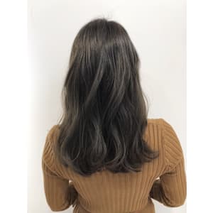 オリーブカラー