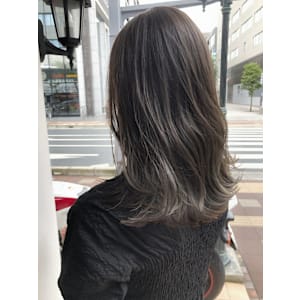 ミディアム　スタイル　巻髪レイヤー