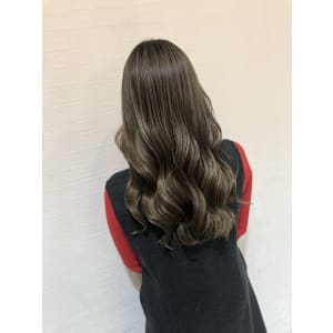 ミディアム　スタイル　巻髪レイヤー