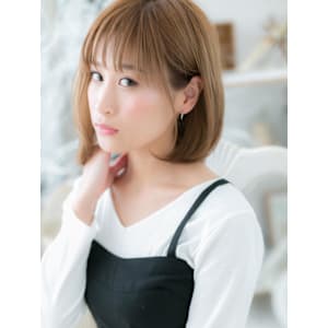 外国人風大人ハイライト前下がり小顔ミニボブ　ニュアンスカラー