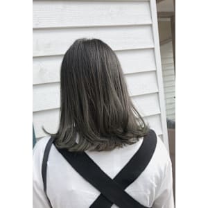 透明感ミディアムスタイル