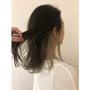 インナーカラー　ミルクティ