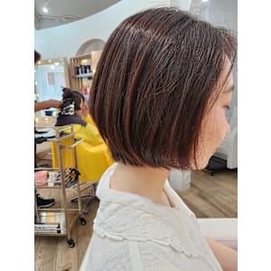 朝のスタイリングが楽になりたい方へショートボブ