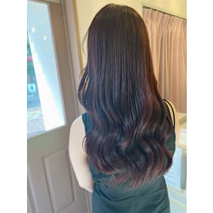 ピンクベージュ　コテ巻き