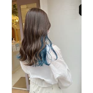 インナーカラー　ブルー