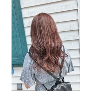 ミディアム　スタイル　巻髪レイヤー　ピンクアッシュ