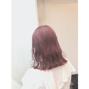 ピンクベージュ　ミディアム