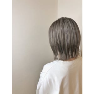 グレージュ　スタイル