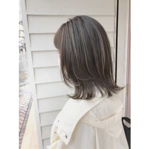 グレージュ　ハイライト