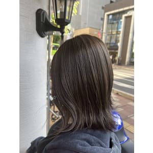 切りっぱなしボブ　外ハネ