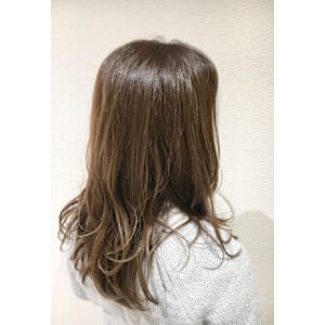 ミディアム　スタイル　巻髪レイヤー