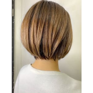 ハイトーン　ボブ