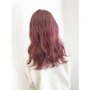 ピンクベージュ　ミデ