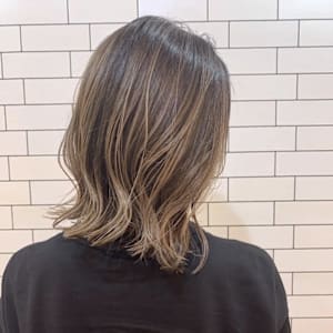 グラデーションカラー　グレージュ