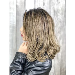 ベージュ　ミディ