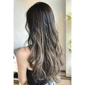 グラデーションカラー　グレージュ