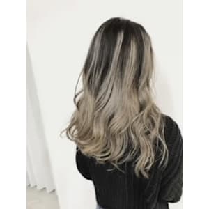 アッシュグレー　グラデーション　バレイヤージュ