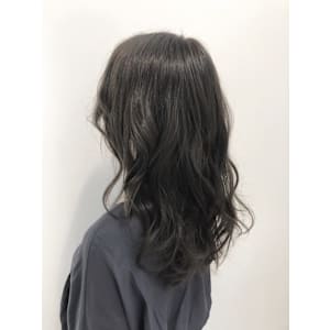 オリーブカラー