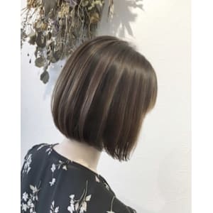 ブルージュグレー　ボブ