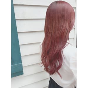 ピンクベージュ　コテ巻き