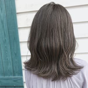 ミディアム　スタイル　グレージュ