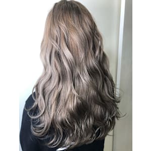 外国人風　グレージュカラー