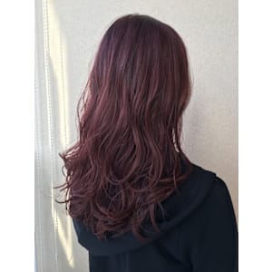 ピンクベージュ　コテ巻き