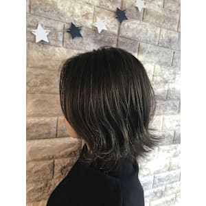 切りっぱなしボブ　外ハネ