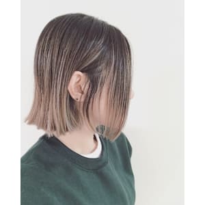 切りっぱなしボブ　外ハネ