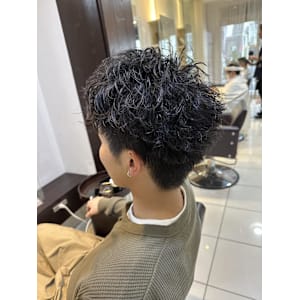 スパイキーショートパーマ