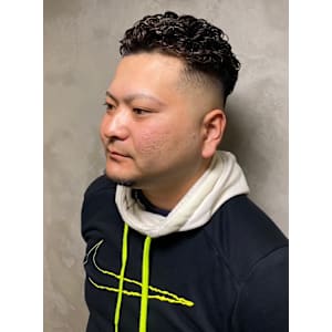 クロップ　ウェットスタイリング　スパイラルパーマ