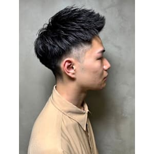 ツーブロック　刈り上げショート　スキンフェード