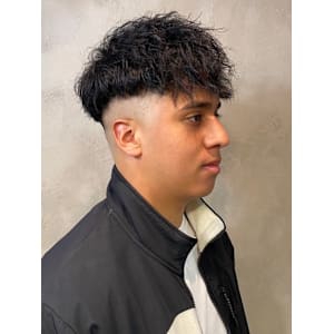 ツーブロックマッシュ　ツイスパ　スキンフェード