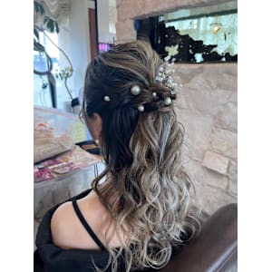 お呼ばれハーフアップ