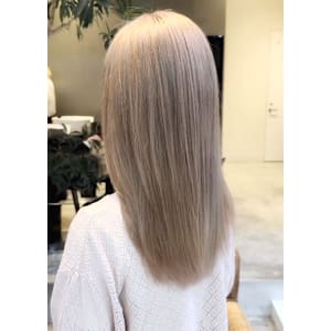 ブロンドヘア　外国人風　レイヤーカット ブリーチ 髪質改善