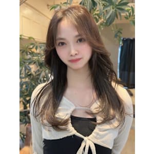 チョコレートブラウン　顔周りレイヤー　ロング 髪質改善カラー