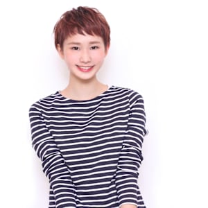 斜めバングこなれショートレイヤー