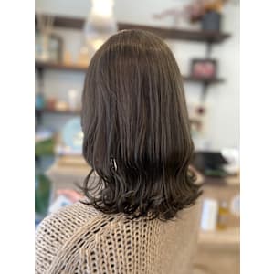 オリーブブラウン