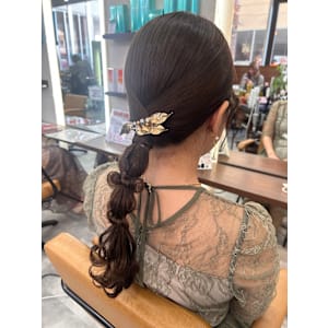 編みおろしヘア