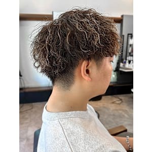 【IRIE 赤坂】波巻きスパイラルパーマ