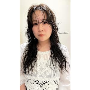 抜け感ふわふわニュアンスパーマ　オリーブベージュ