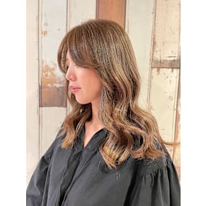 アッシュベージュ　× ハイライト