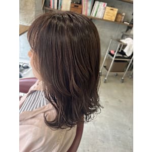 アッシュベージュ×ミディアムロブ