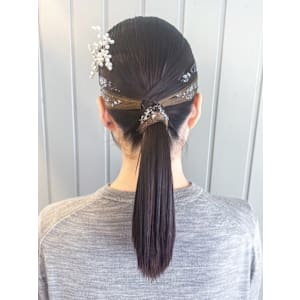 タイトローポニー　お呼ばれアレンジ　タイトアレンジ