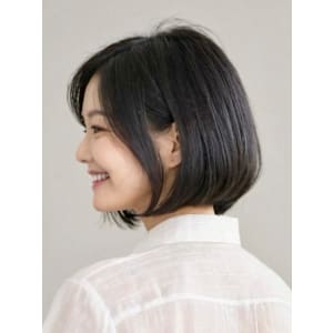 シンプルでエレガントなボブスタイル