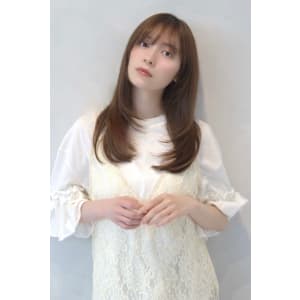 前髪レイヤーロングスタイル