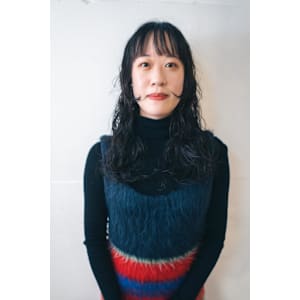 細かいウェーブでクルクル　long perm【e's 諸星】