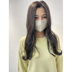 暗めのオリーブカラー