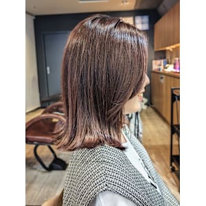 【マノハル スタイル】外ハネミディアム×ラベンダーベージュ